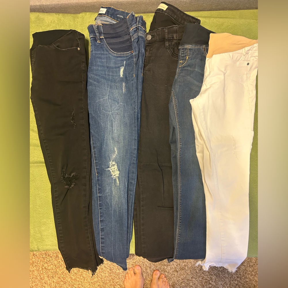 Five pairs of maternity Jeans size 26